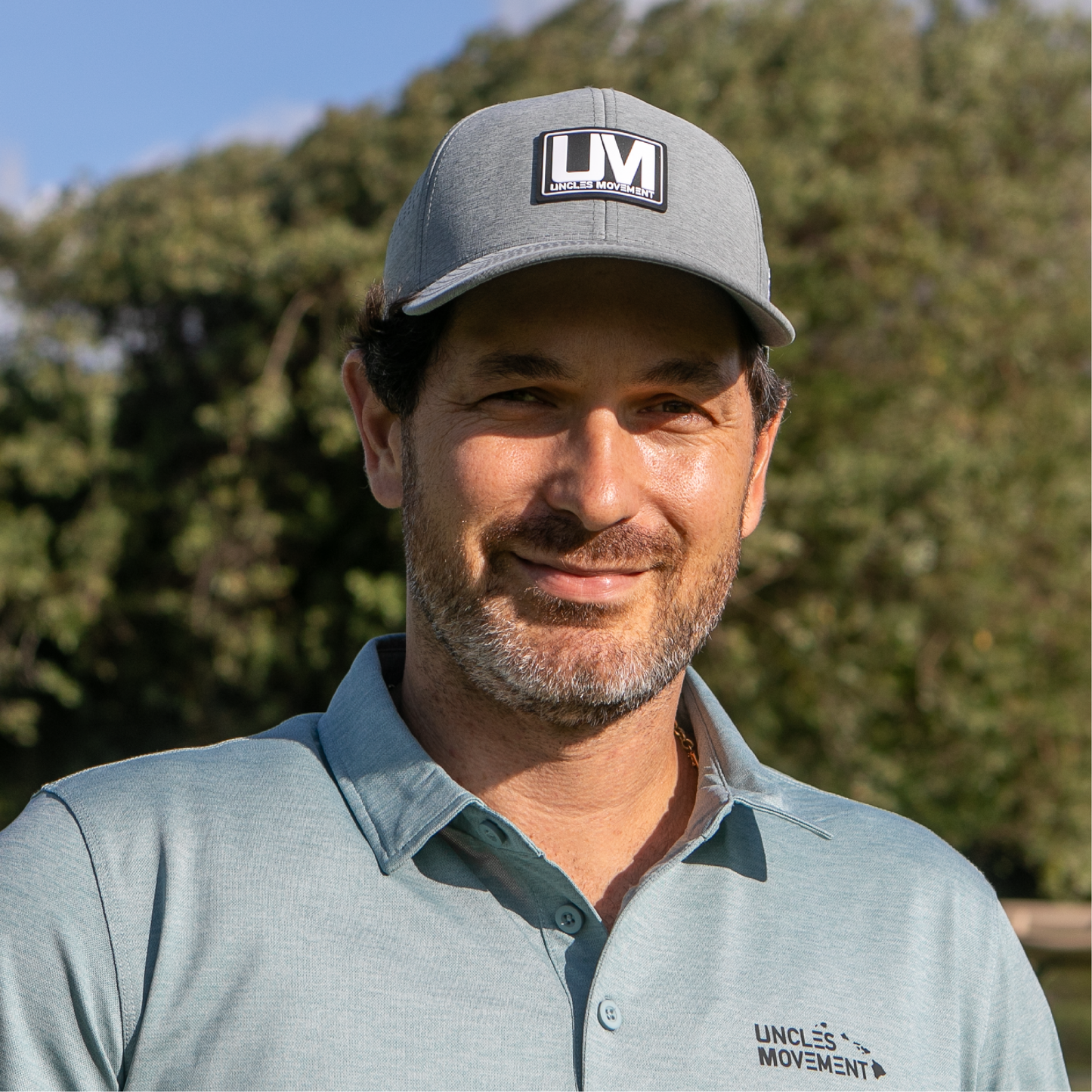 UM TWO STORY BRANDED BILLS CURVE BILL TECH HAT H GREY